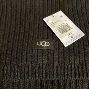 UGG RIB KNIT SCARF- NWT- BLACK